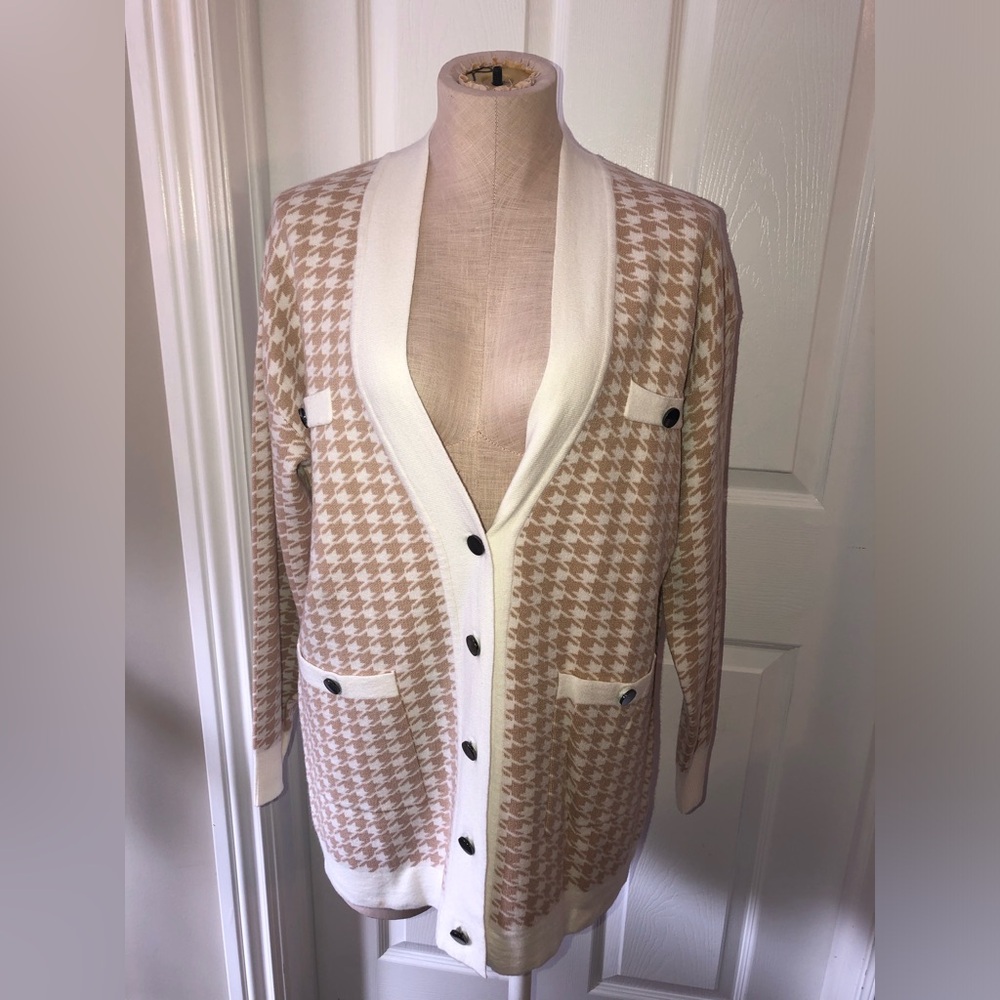 Bailey Women's Camel and Ivory Cardigan Sweater
